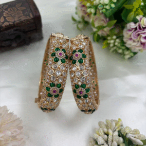 Aashi Moissanite Mang Tika